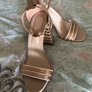Bundle 2 pairs of heels !!